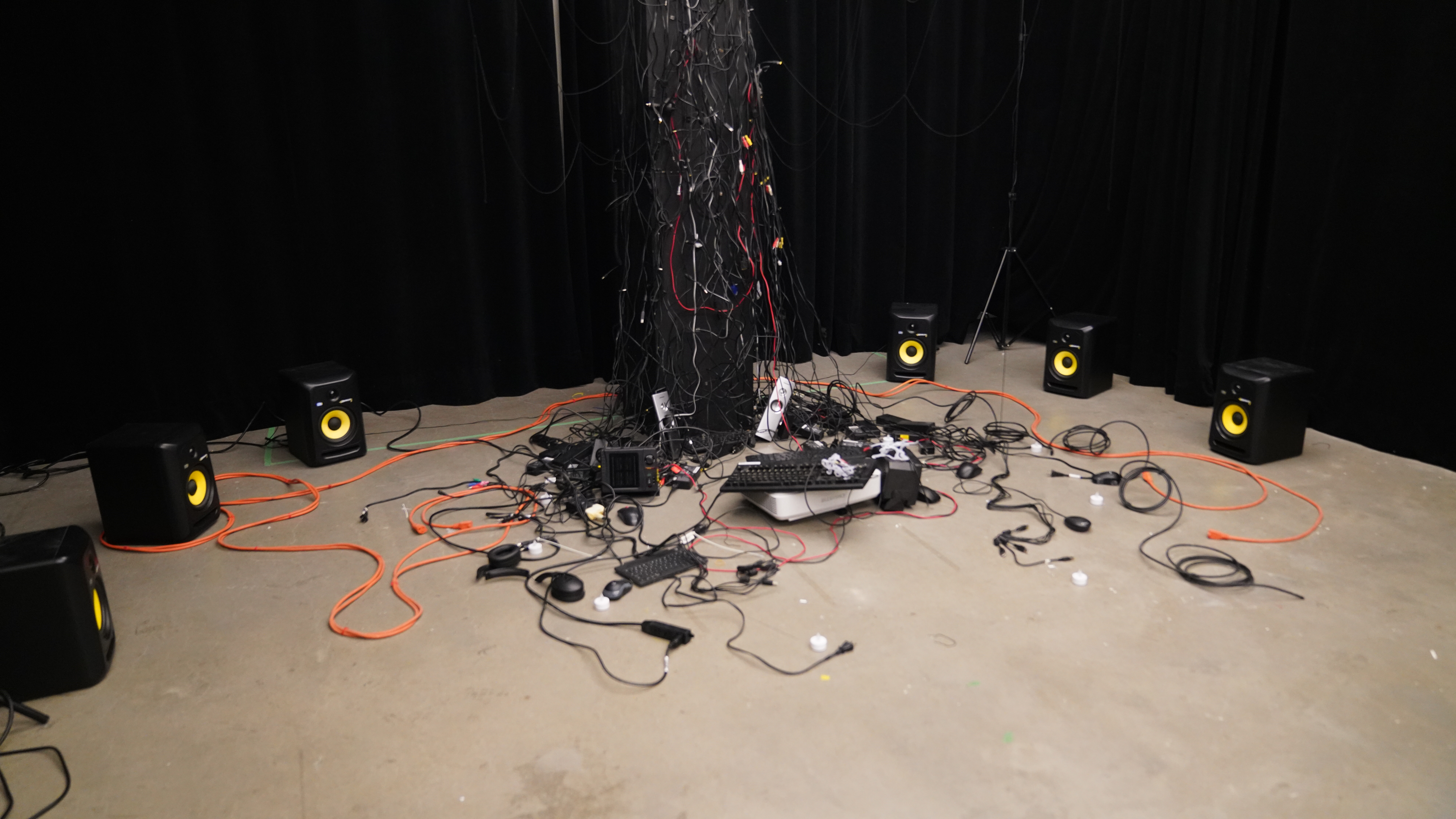 there are wires everywhere, still i kneel — view 1